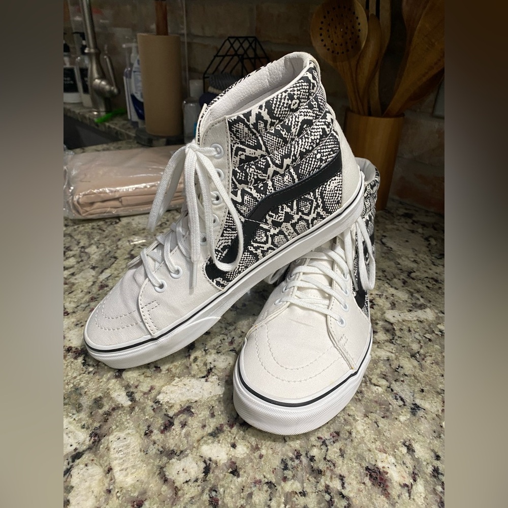 Vans Off the Wall Hightop unisex sneaks. Women’s size 10 / men’s size 8.5 - Picture 6 of 10